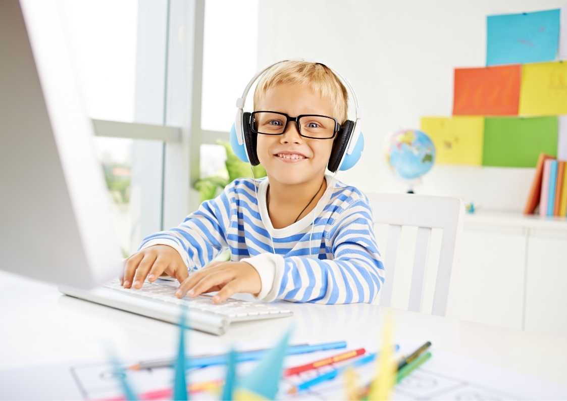 התרומה של רפי ואייל אדרעי: מחשב לילדים נזקקים בתקופת הקורונה