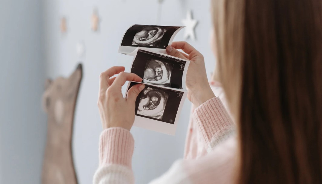 כאבי בטן בשבוע 8 להיריון